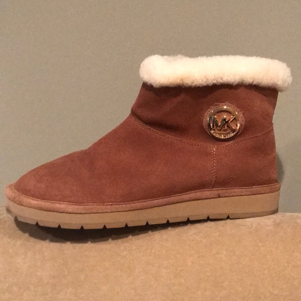 Worn once. Excellent condition.